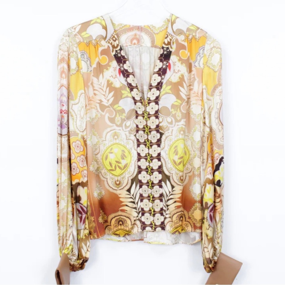 Alexis Bevan paisley top